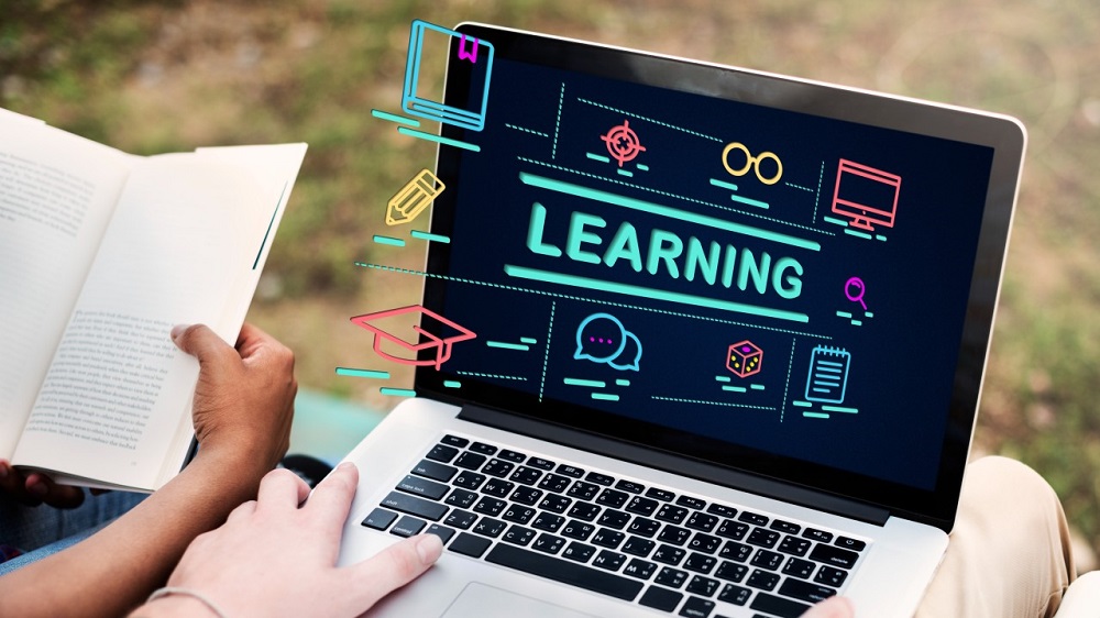 Why Lifelong Learning Matters in Today’s Digital World